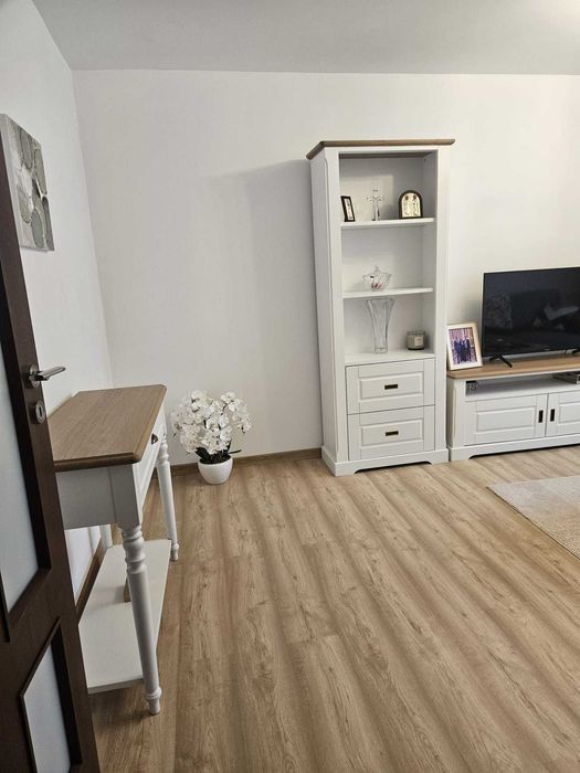 Inchiriere 3 camere Crangasi ,Ceahlau, 24 -direct proprietar, 700 eur