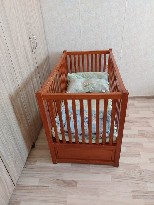 Дървена кошара за бебета