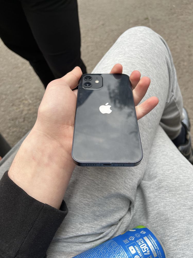 iPhone 12 128gb.