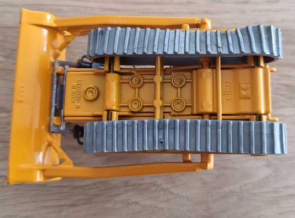 Se vinde machetă Buldozer liebherr siku