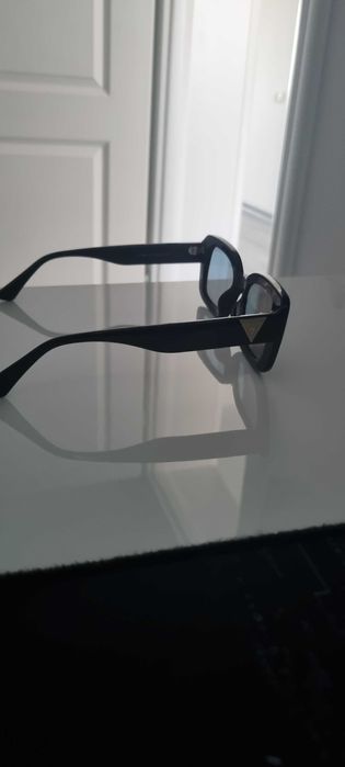 Ochelari de soare Guess