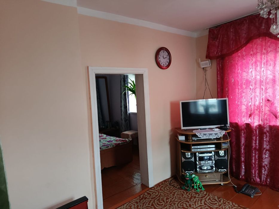 Продается дом, со всеми постройками, возможен торг