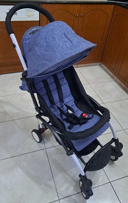 Продам лёгкую коляску YOYA