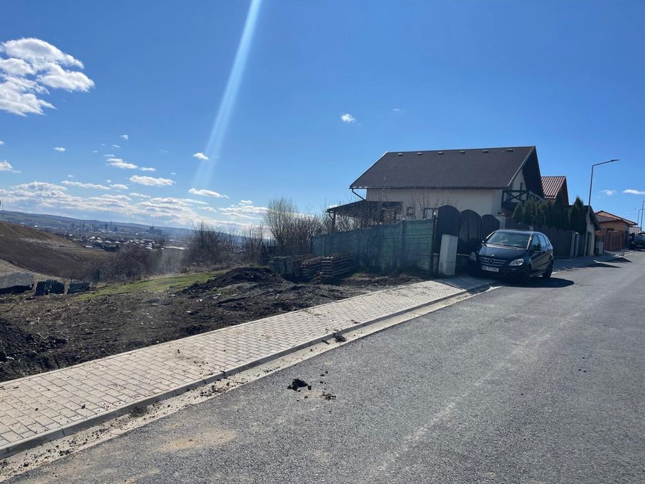 Vand teren intravilan Sancrai