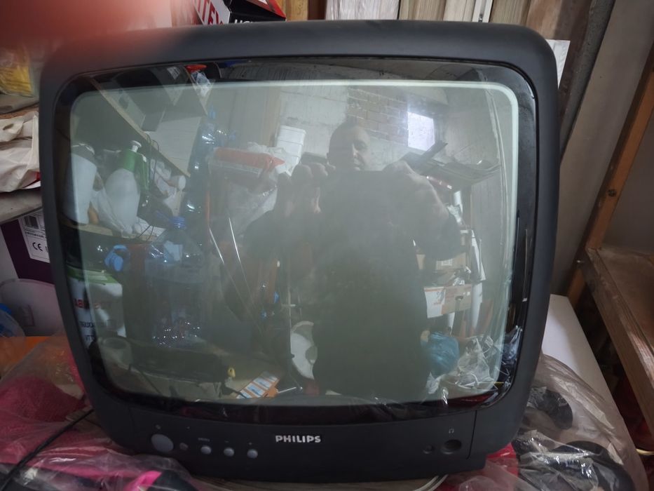 Телевизор 14 инча Филипс и Самсунг