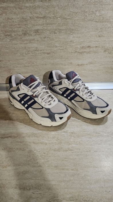 Маратонки адидас pro-moderator