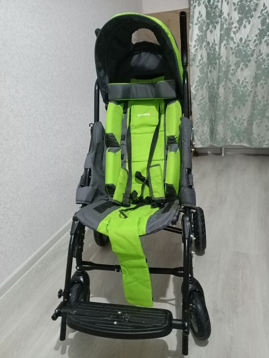 Продаётся детская инвалидная  кресло-коляска