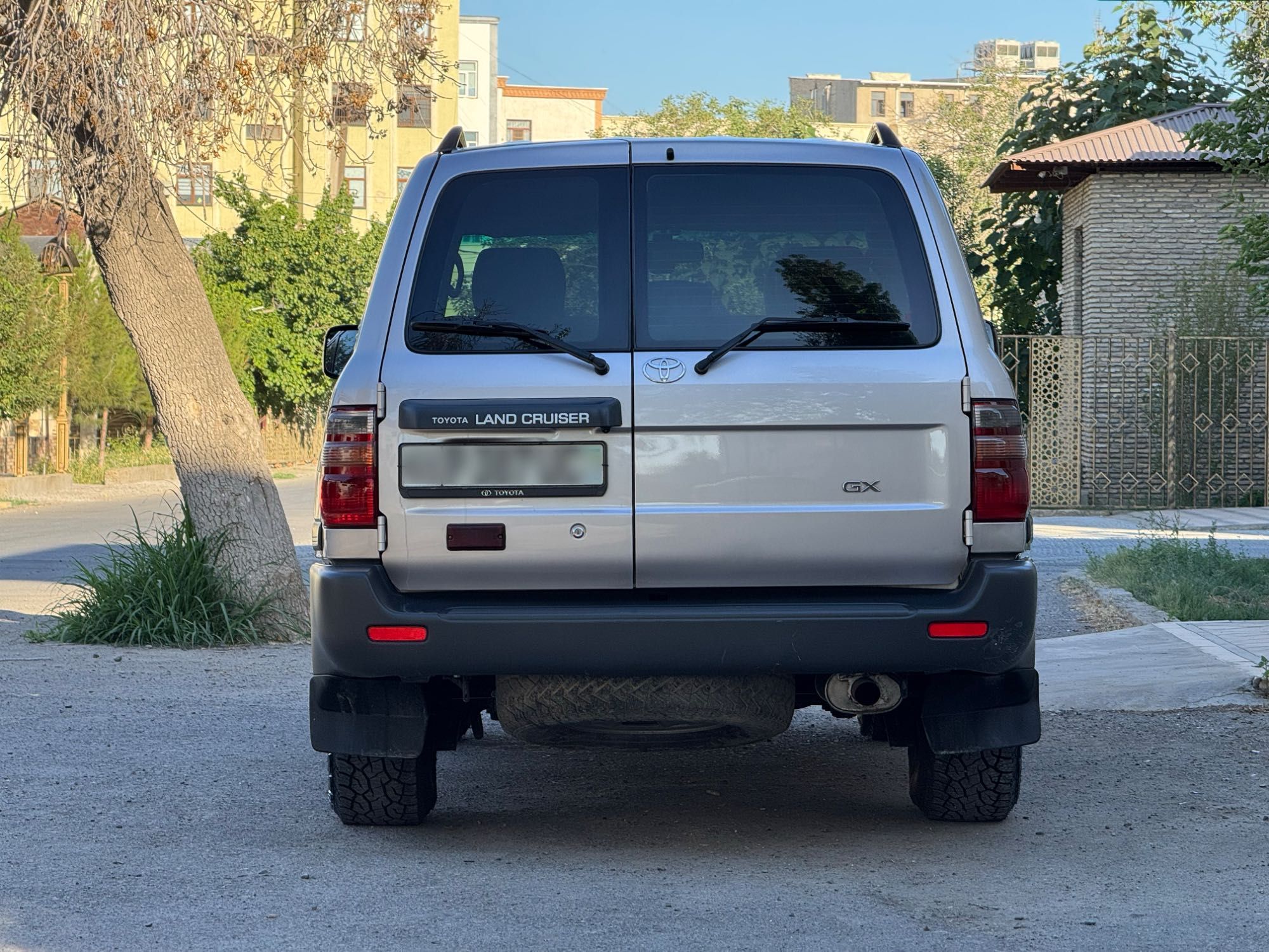 Toyota Land Cruiser 105