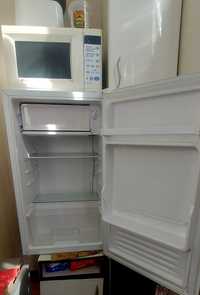 Не большой компактный холодильник