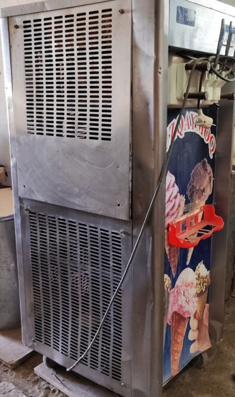 Muzqaymoq apparatimiz kafolati bilan, 1 yil ishlatilgan