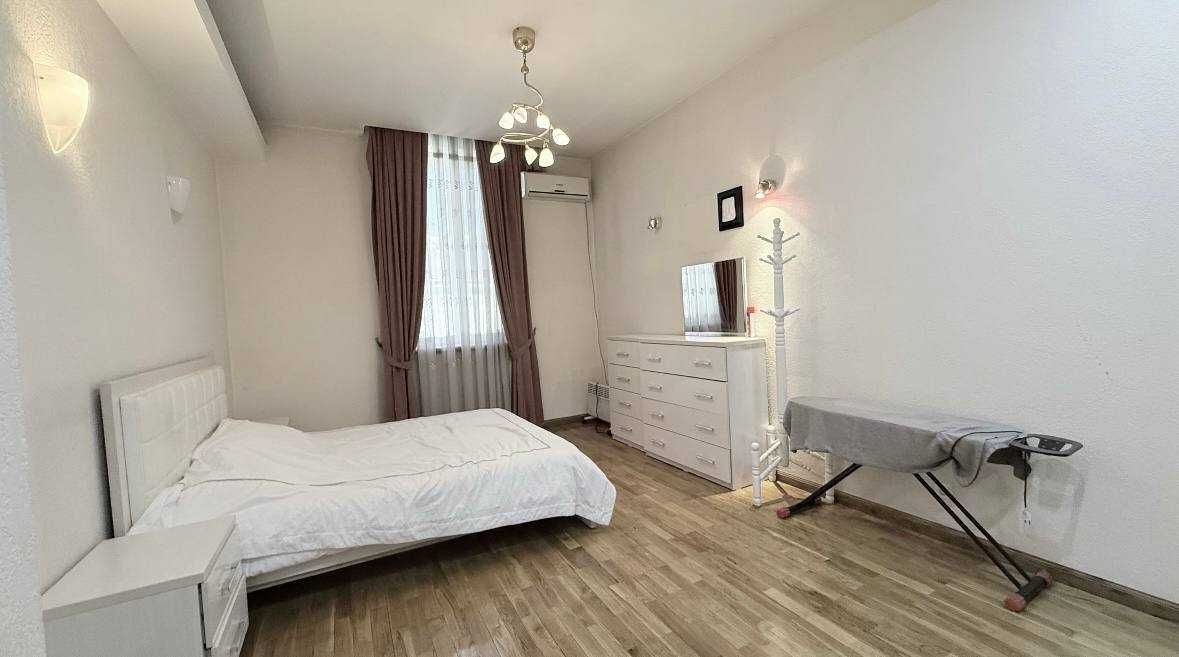 Сдаётся 4/4/5, улица Чехова, попугайчики, ориентир кафе Бон. ID: 56397