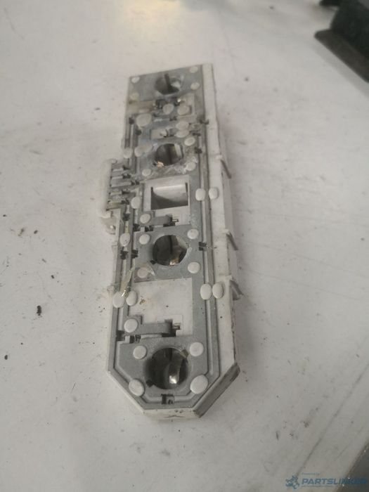 Soclu lampa  stanga spate SKODA SUPERB (3U4) [ 2001 - 2008 ] OEM 3u5945257