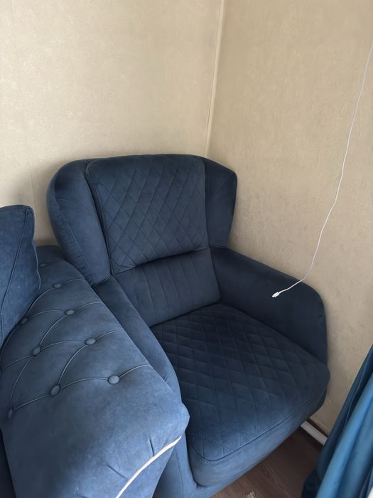Продам мягую мебель диван и 2 кресла