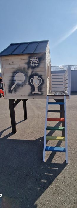 Vând căsuță lemn pentru copii, fără desene pe ea