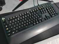 Vând tastatura Logitech G213