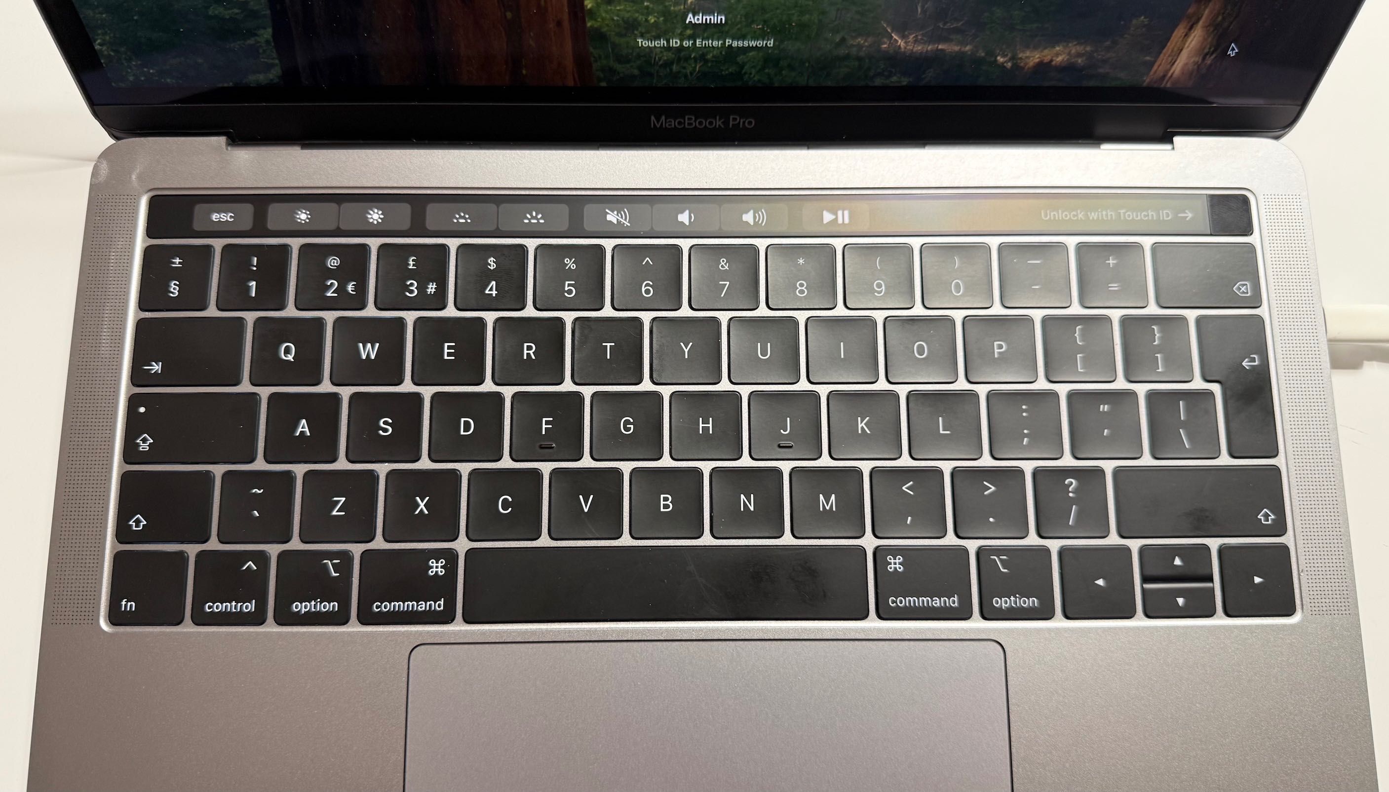 MacBook Pro 2018 13 inch Core i7 16 GB RAM, 512GB SSD