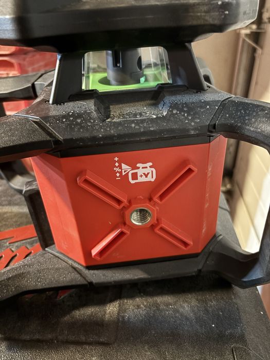 Laser milwauke m18 rlohvg300