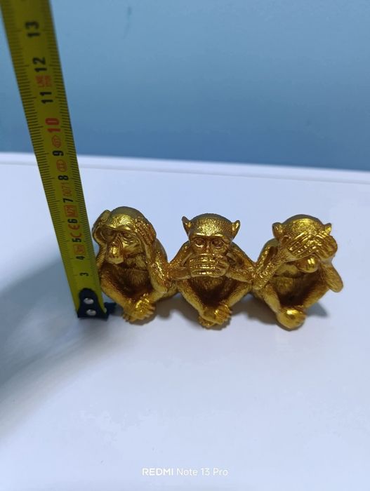 Не знам, не чух , не видях
Материал - полезерин 
Цена 25 лв