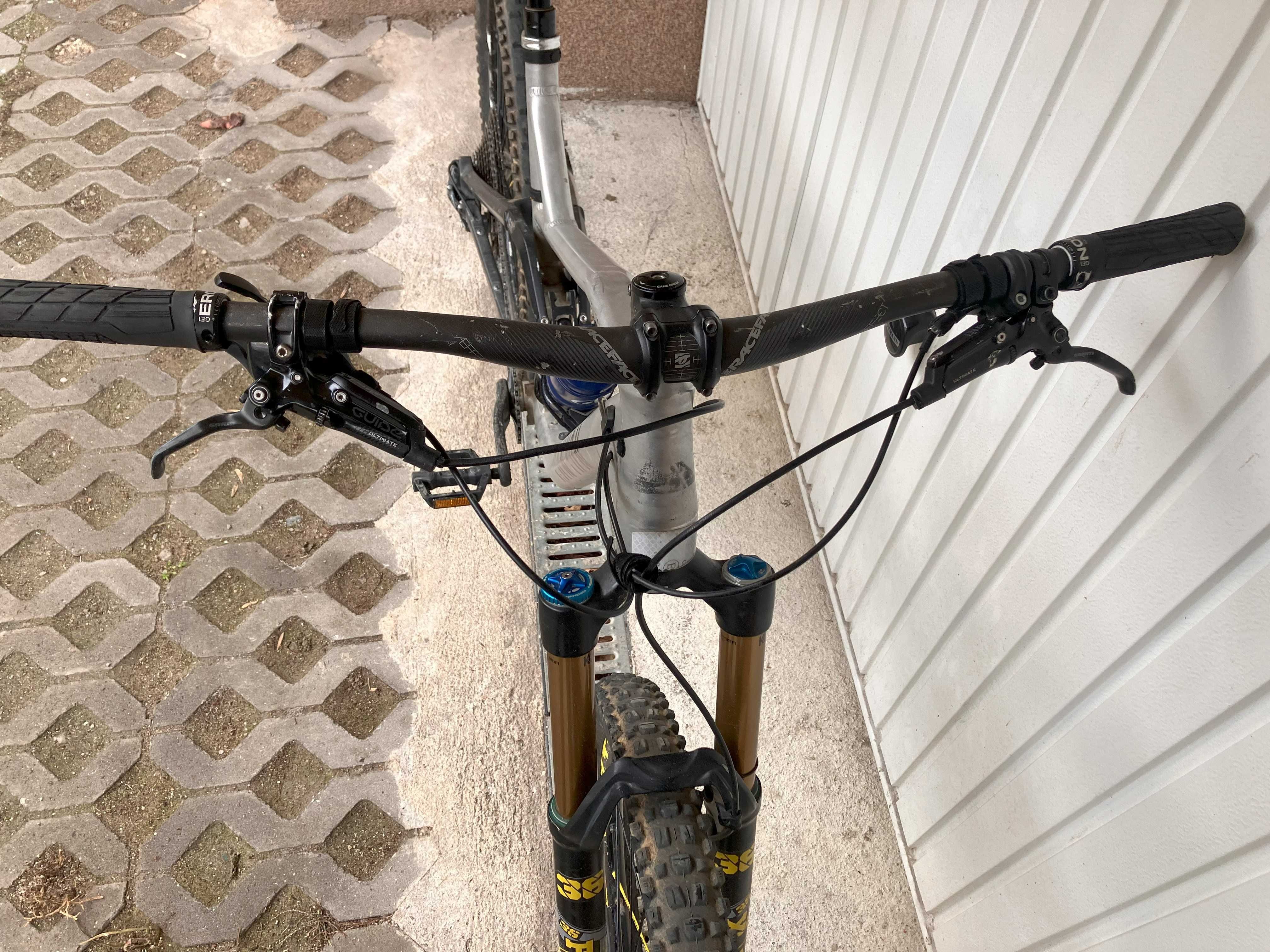Велосипед Ендуро Canyon Strive Semi Carbon