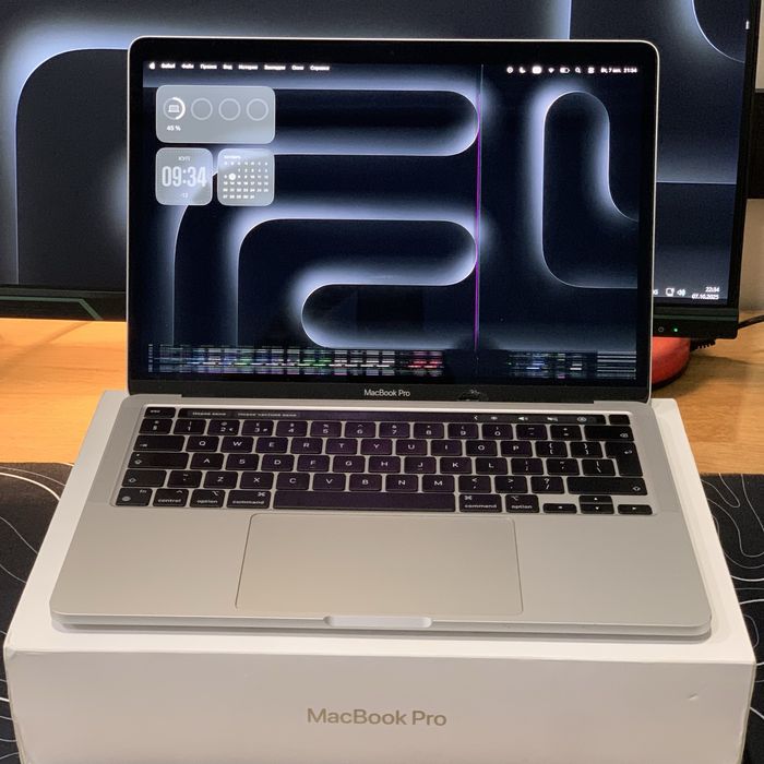 Macbook Pro M1 2020 8/512гб 13" Silver 94% акб 100 циклов