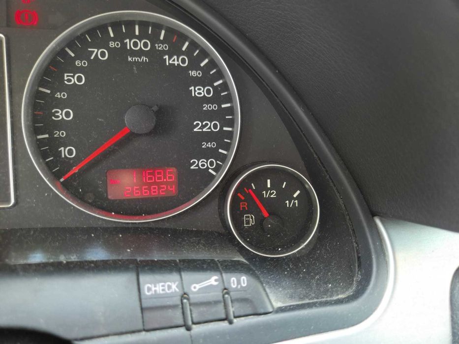 Audi A4 B6 - 2007, Benzină, 266.000 km