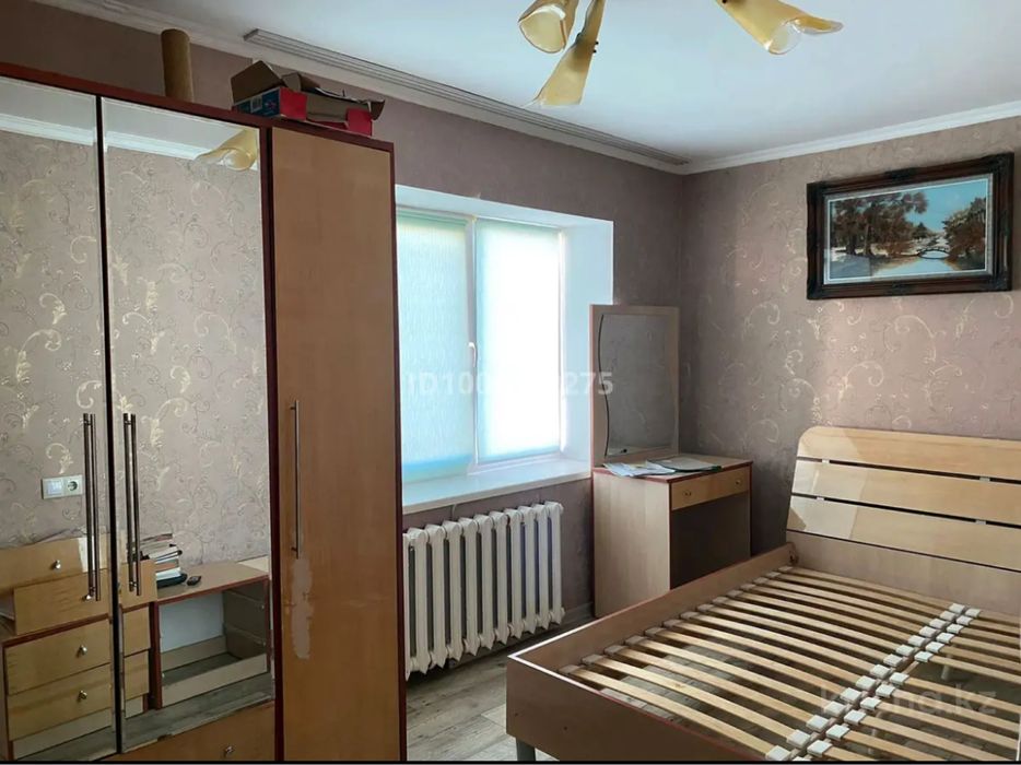 Шкаф в хорошем состояний + комод