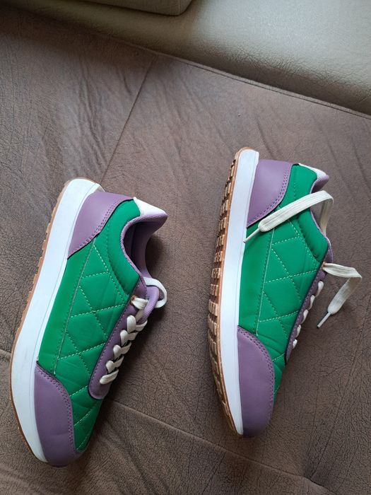 Дамски сникърси Reserved