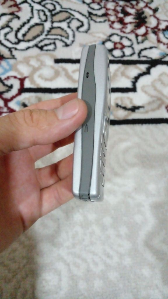 Nokia 6560 perfektum aparatmiz sotladi
