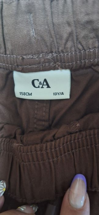 Vând pantaloni scurti copii