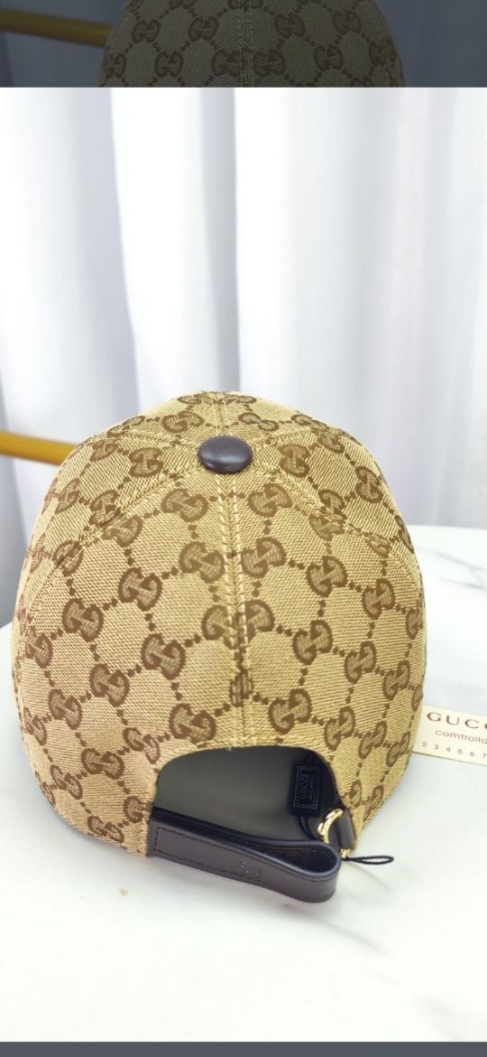 Șapcă Gucci, model 2024