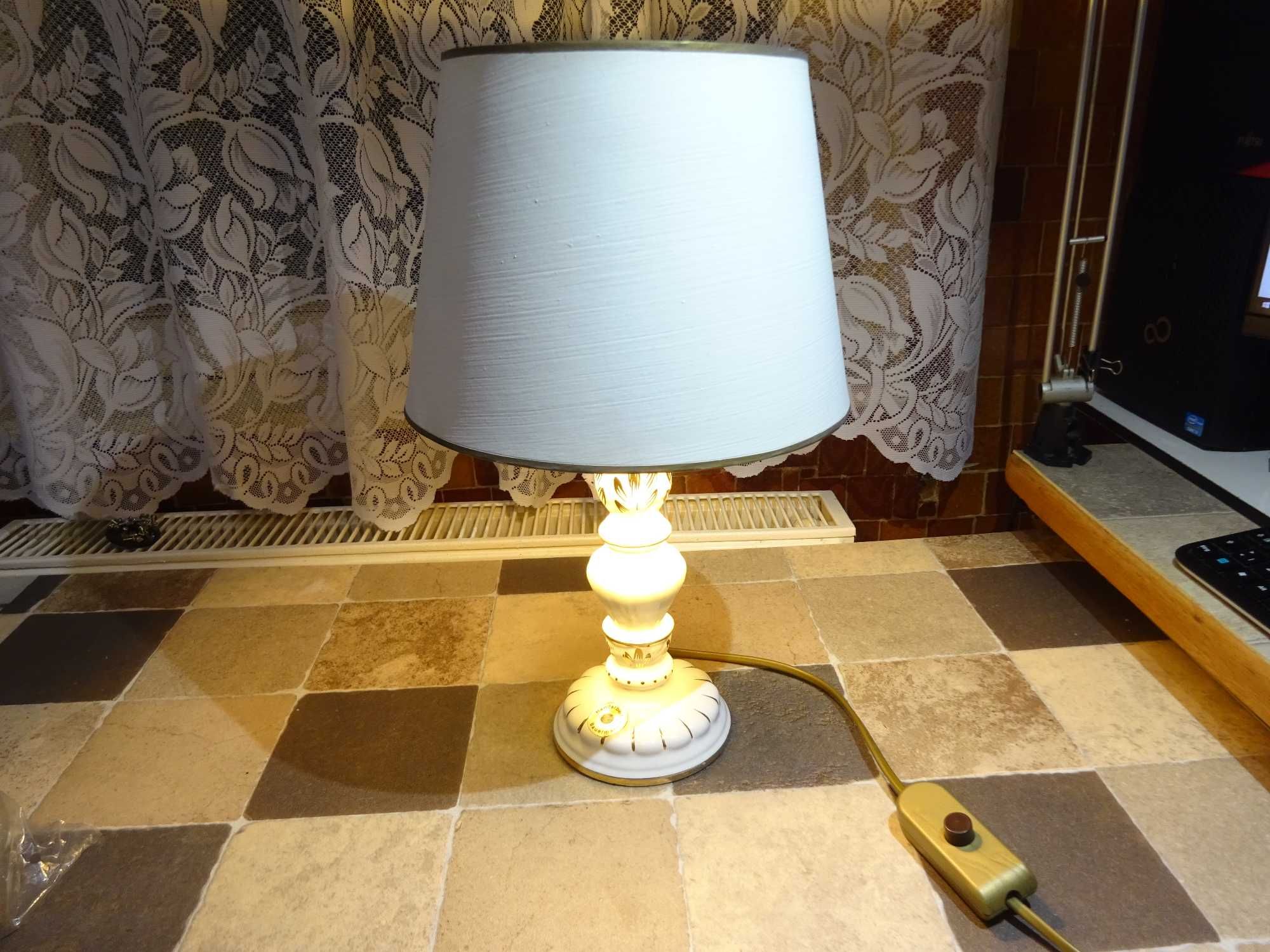 Veioza vintage /lampa de birou clasica /ceramica