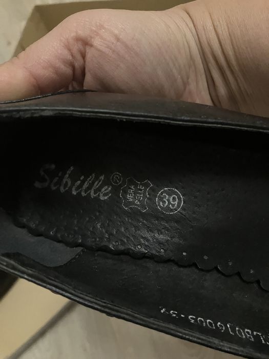 Черни кожени обувки 39 номер