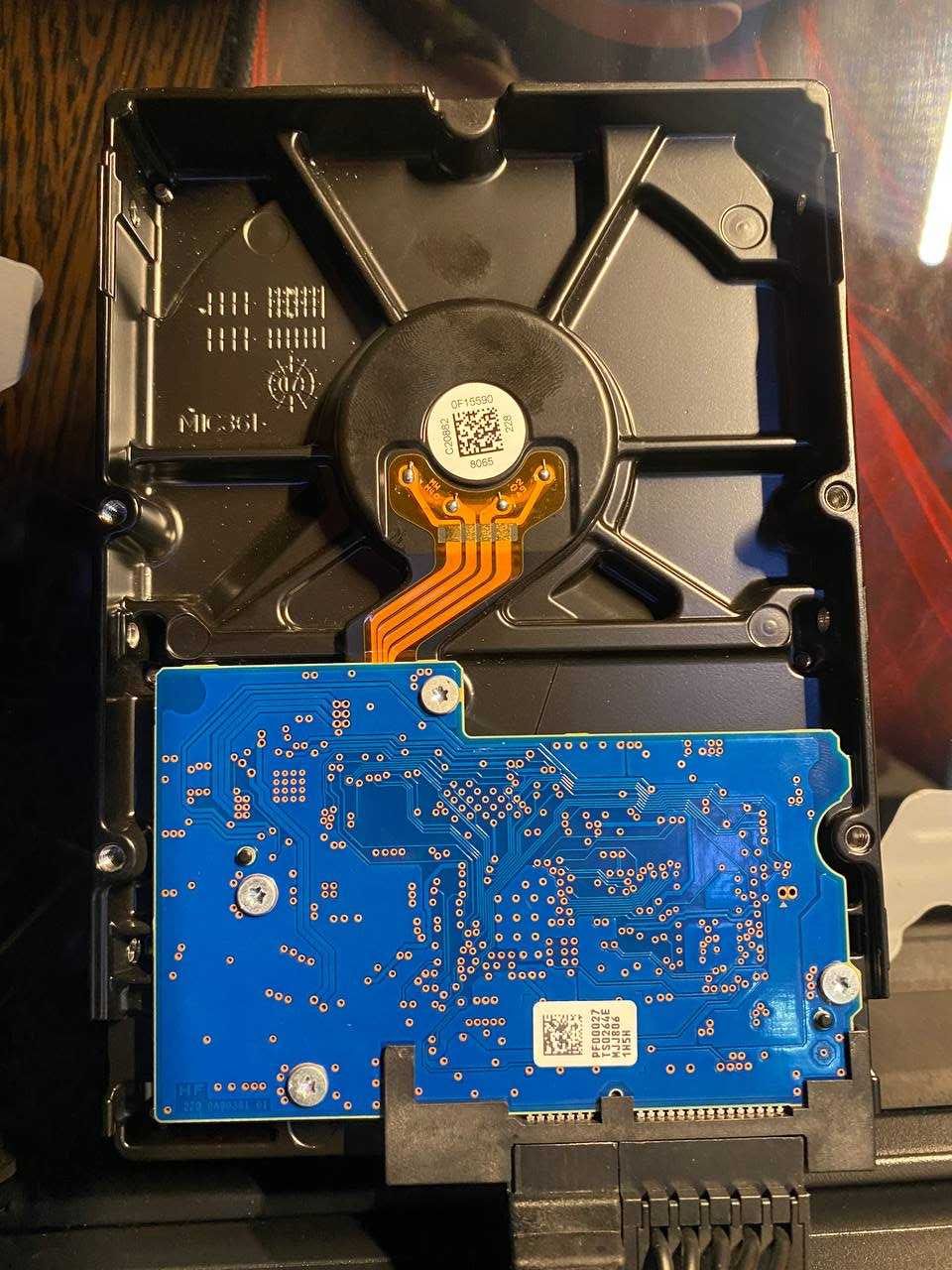 продам жесткий диск TOSHIBA 1 Тб