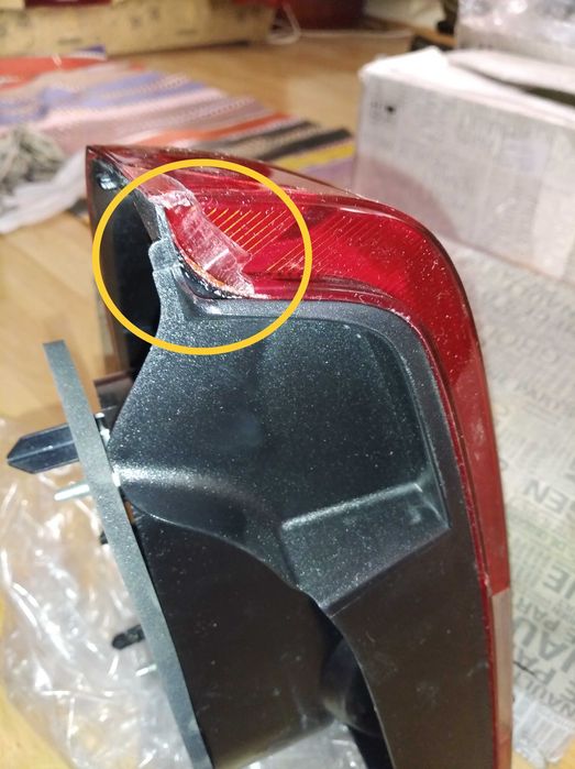 Lampa (stop) spate clasica dreapta Logan(semn alba)