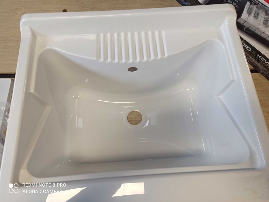 Comoda lavoar cu ușa glisanta. (NOUĂ)