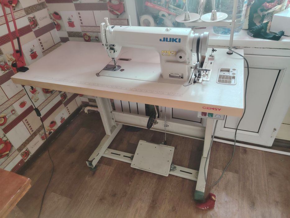 Промышленная швейная машинка Jukı