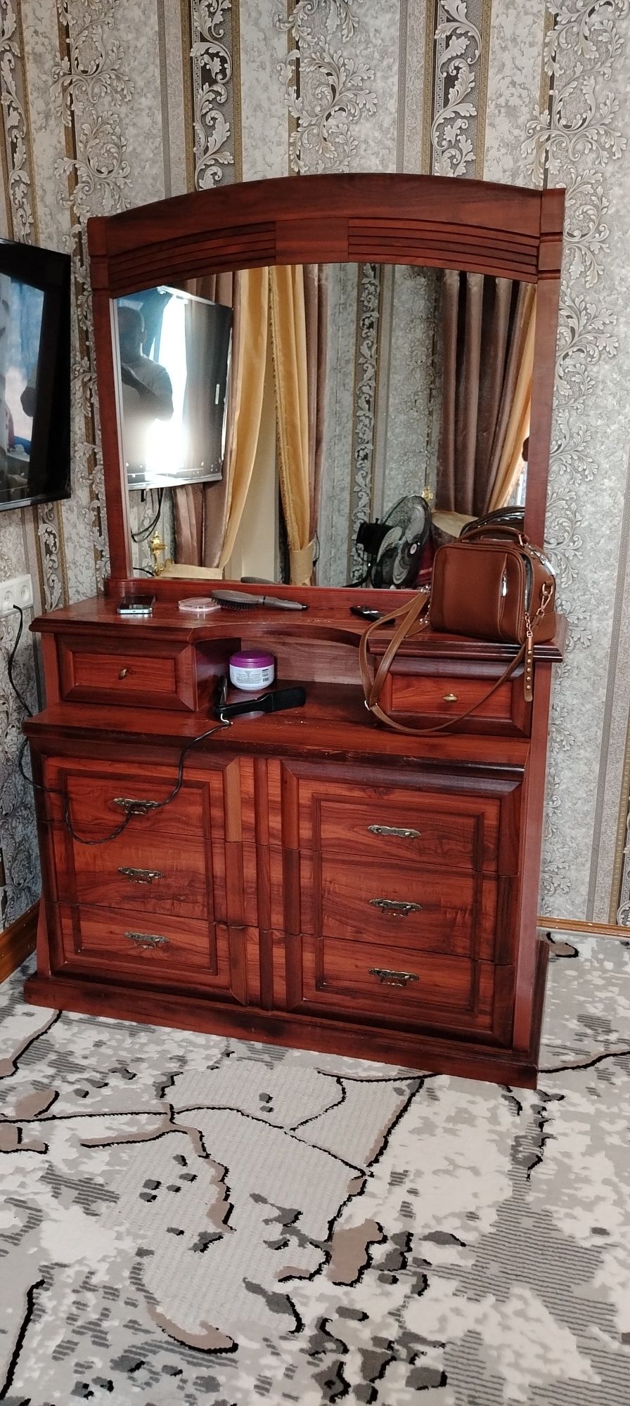 Spalni kravat 2 kishilik yaxshi xolatda