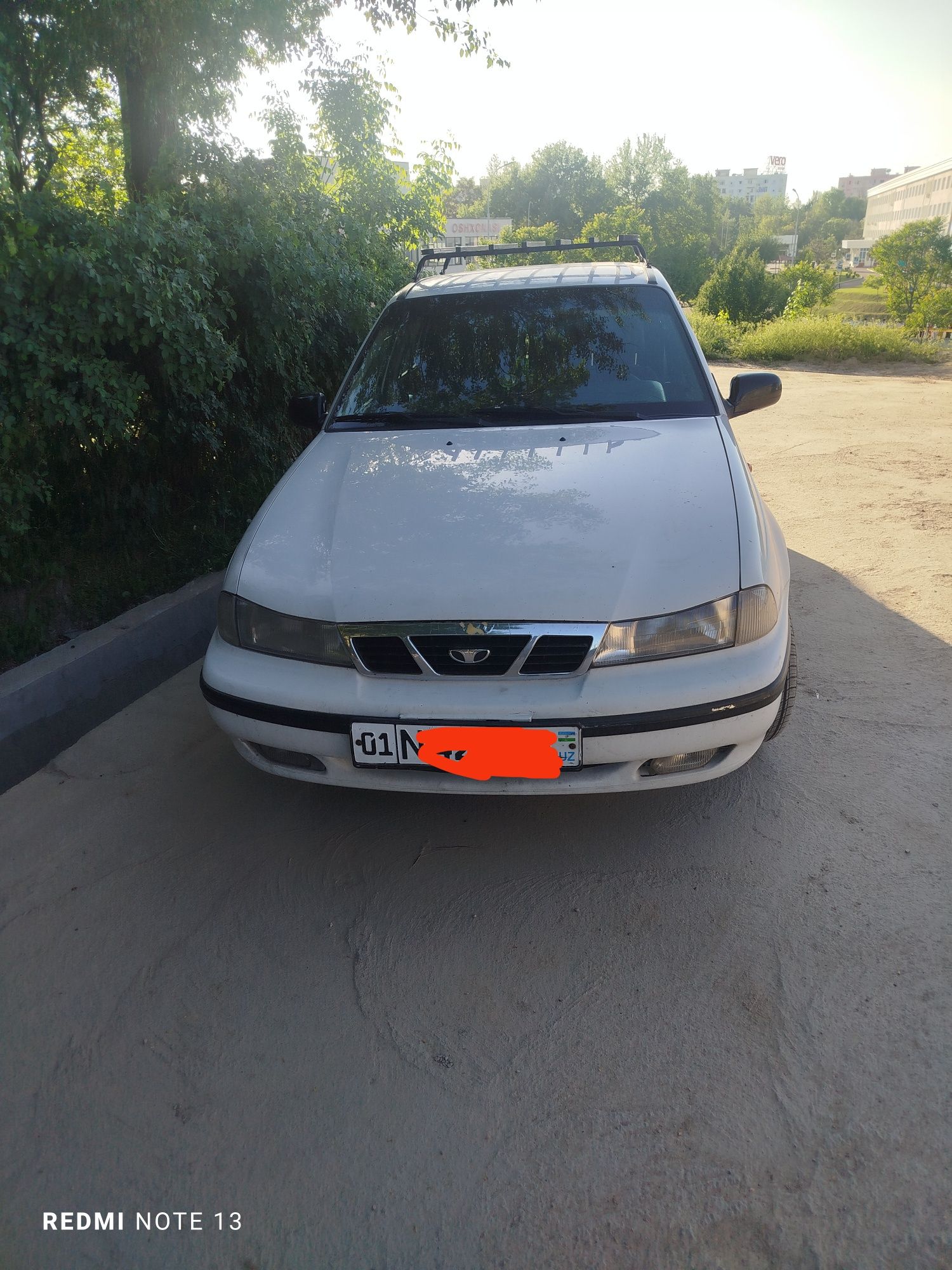Moshina sotladi Neksiya Donis