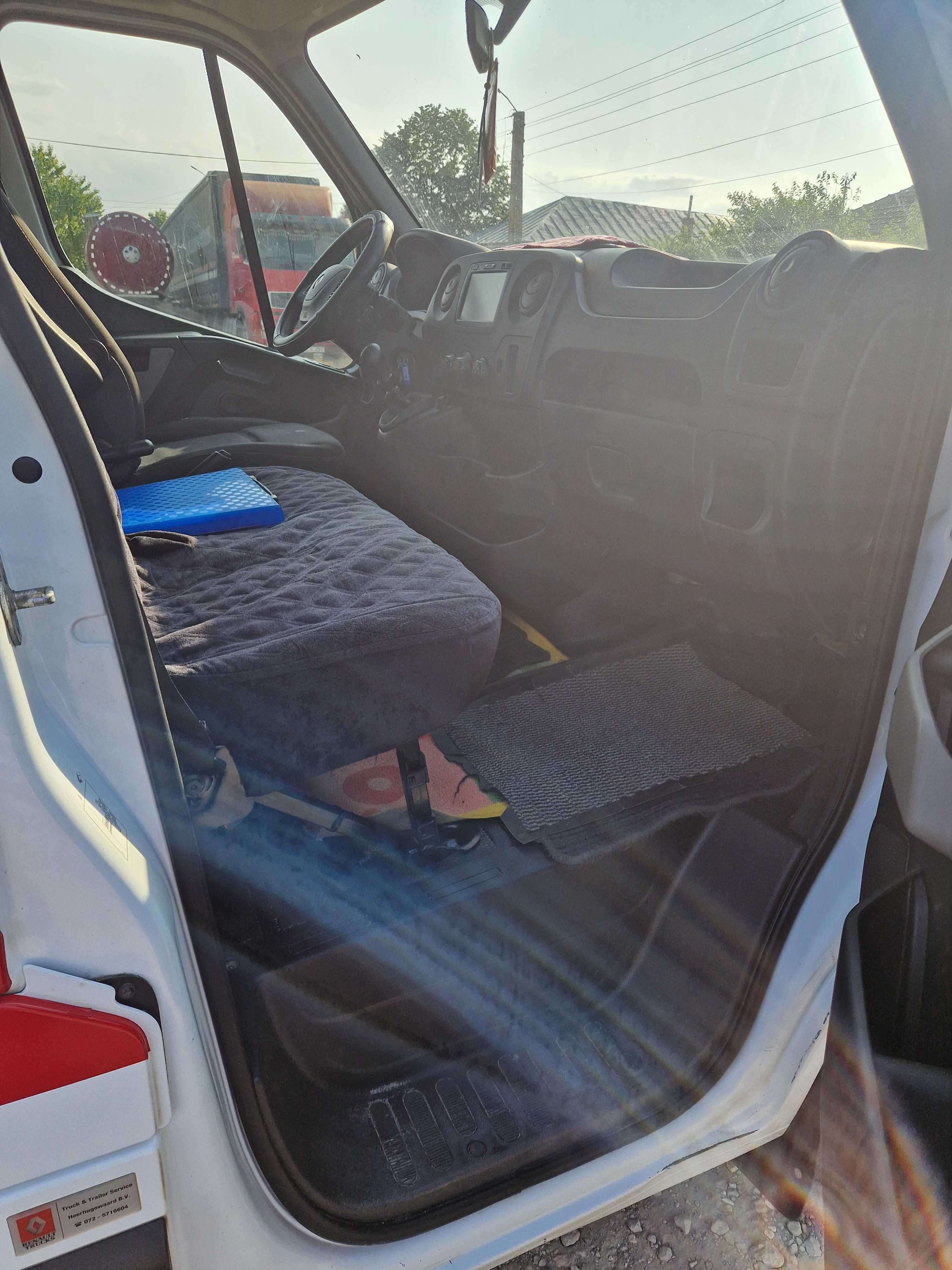 De vânzare Renault Master Cu lift