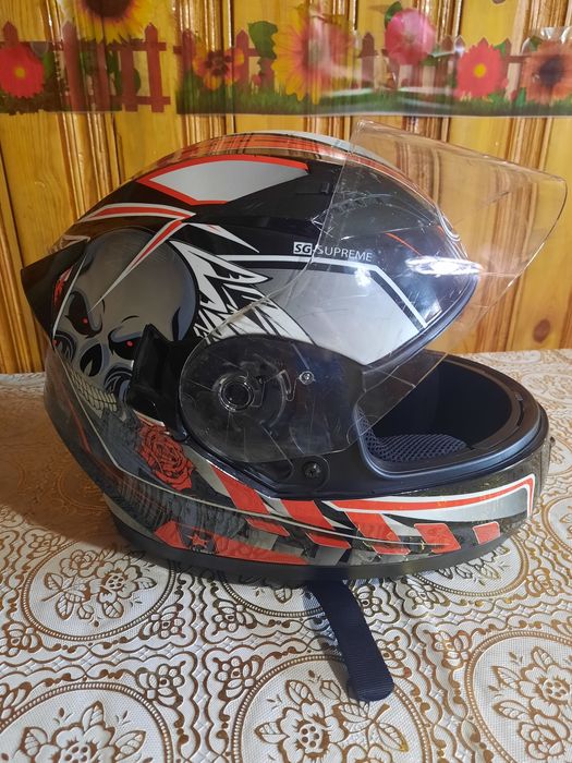 Продам шлем на мотоцикл