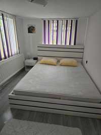 Спалния 160/200 в бяло и лилаво + матрак и едно нощно шкафче