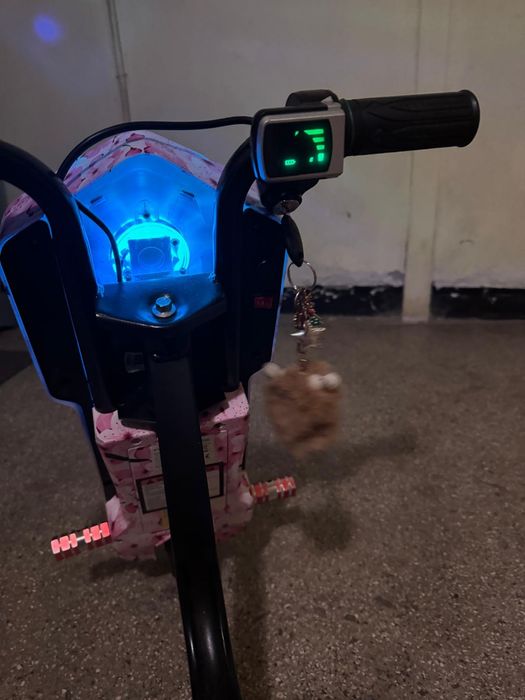 Tricicleta electrica MYRIA Drifter Sky Trotineta Electrica am și Cutia