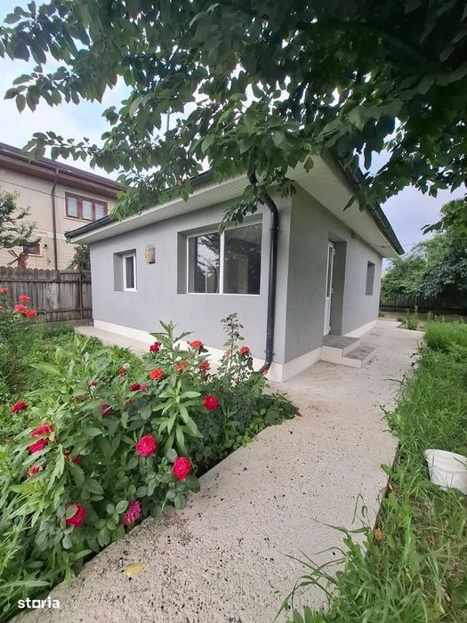 De vanzare casa la 1minut de Roman,renovată,Teren 410mp,Pret 68000euro