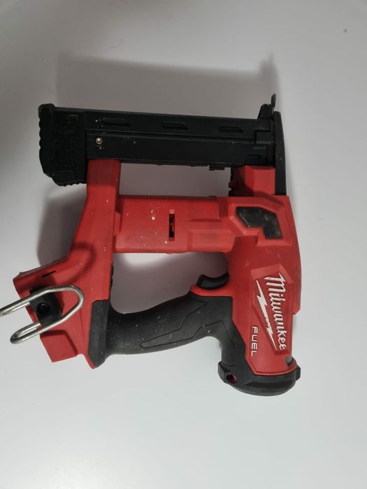 Vând scule millwaukee defecte