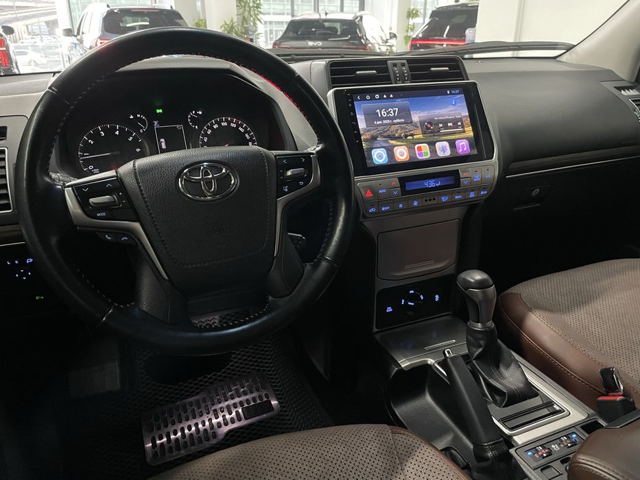 Tayota land cruiser prado 150