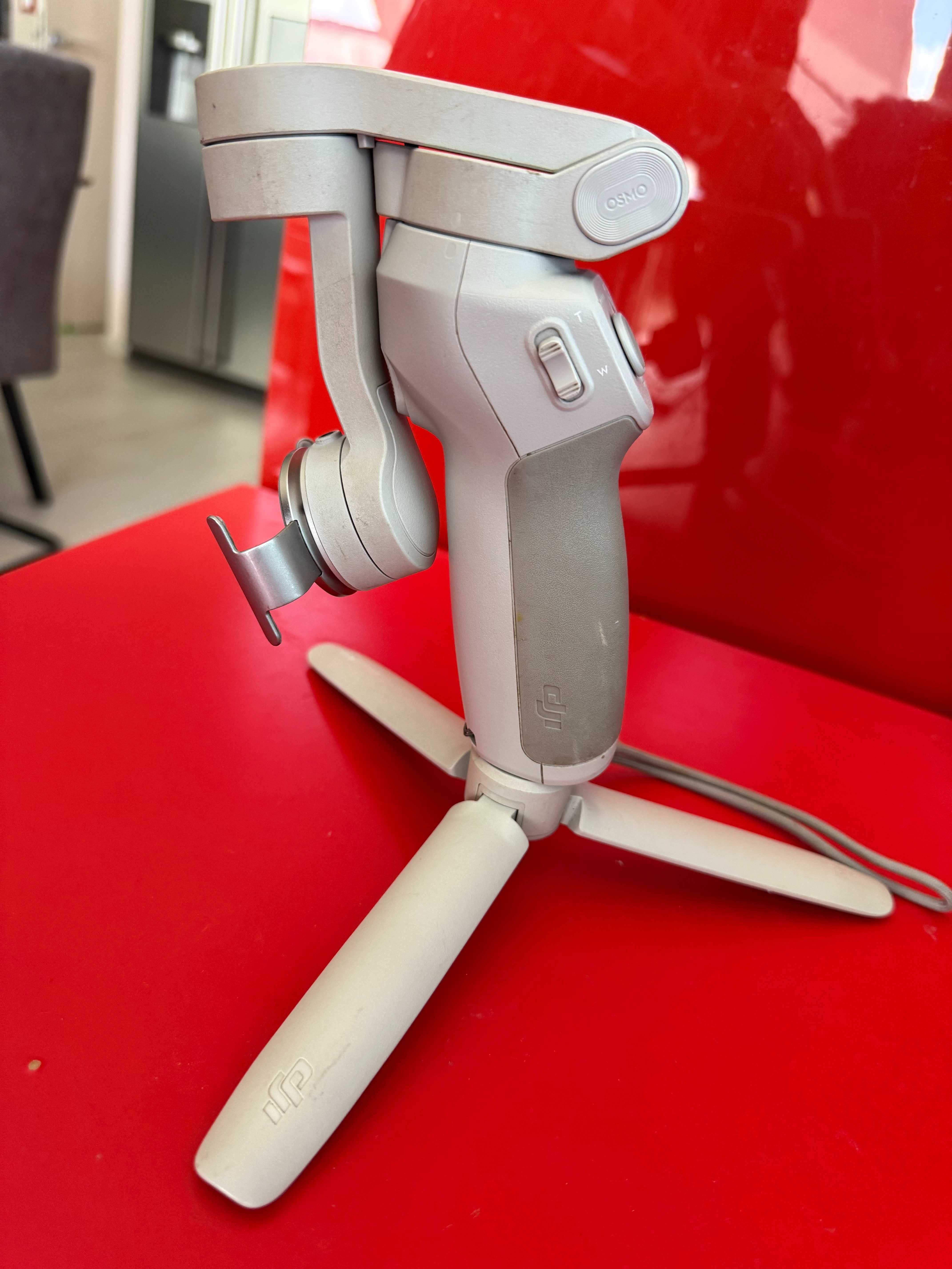 DJI OM 4 - Гимбал за Смартфон