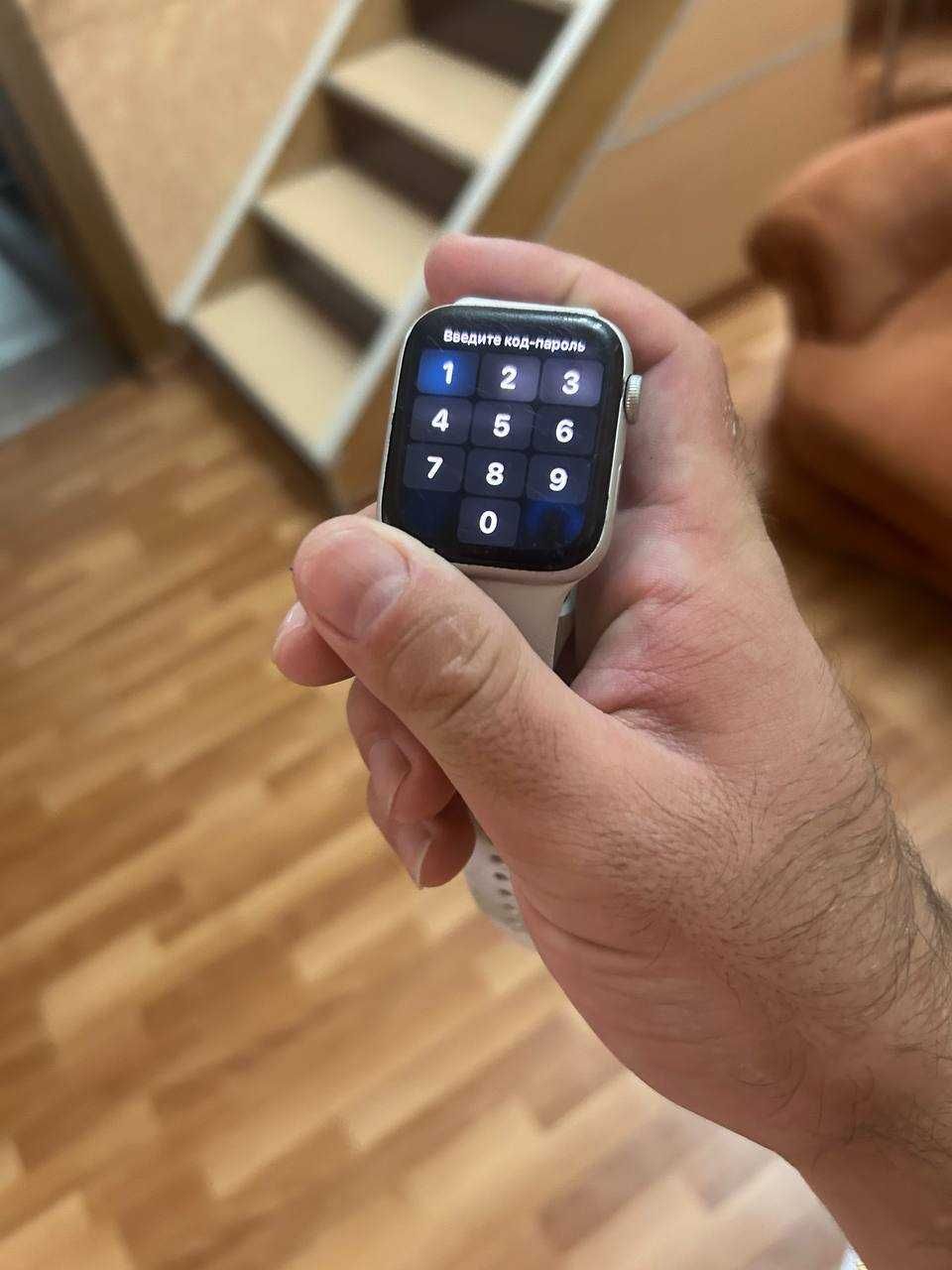Продам свой Apple watch SE 44