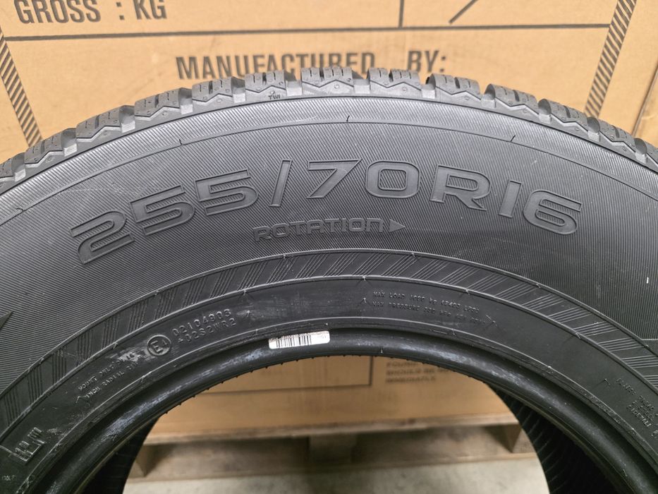 255/70/16 4бр. Nokian tyres WR SUV4