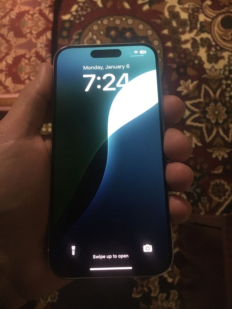 Iphone 15 pro holati ideal 3 oy ushlatilgan batareya 100