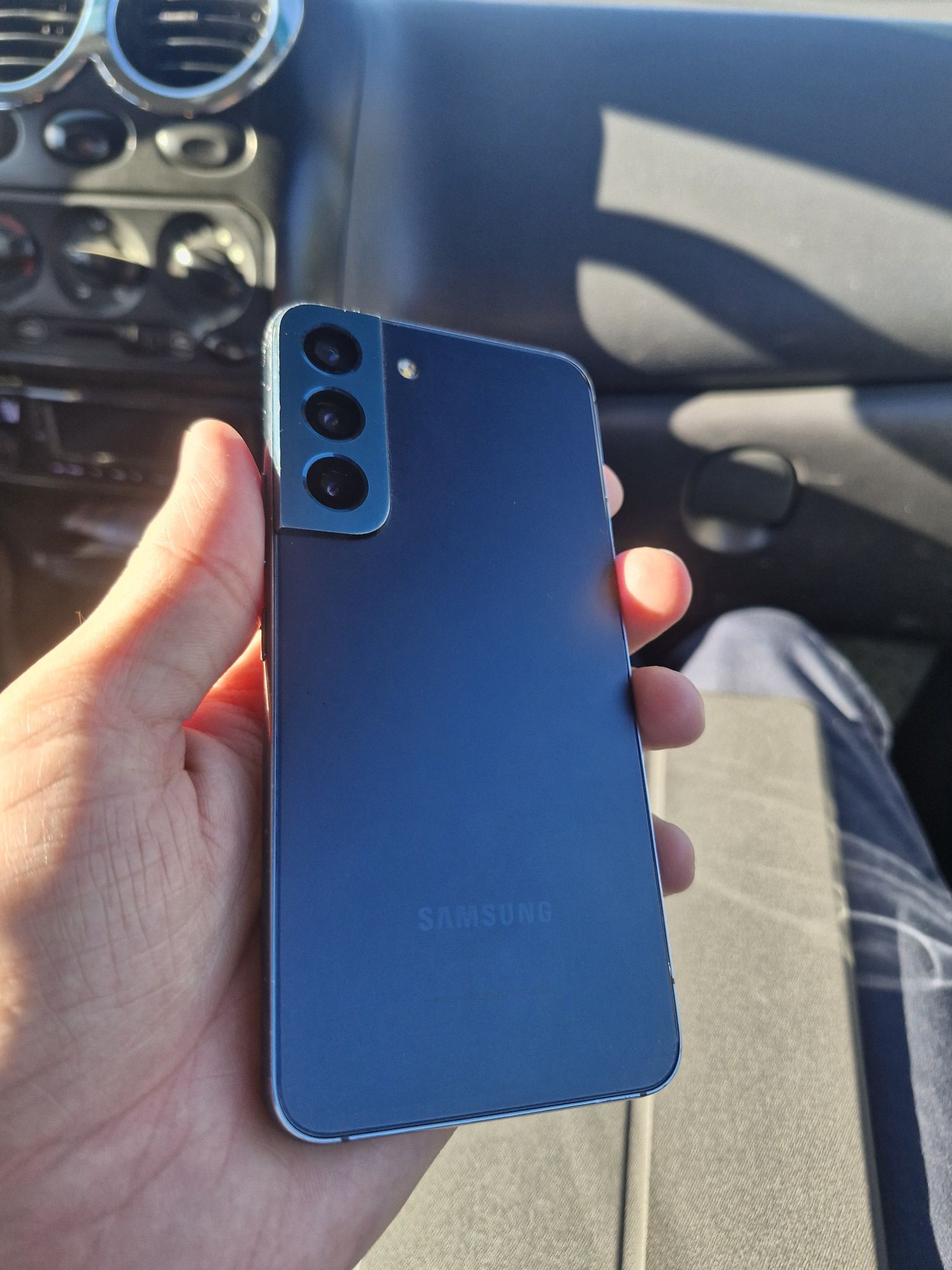 Samsung galaxy s22 yaxshi holatda